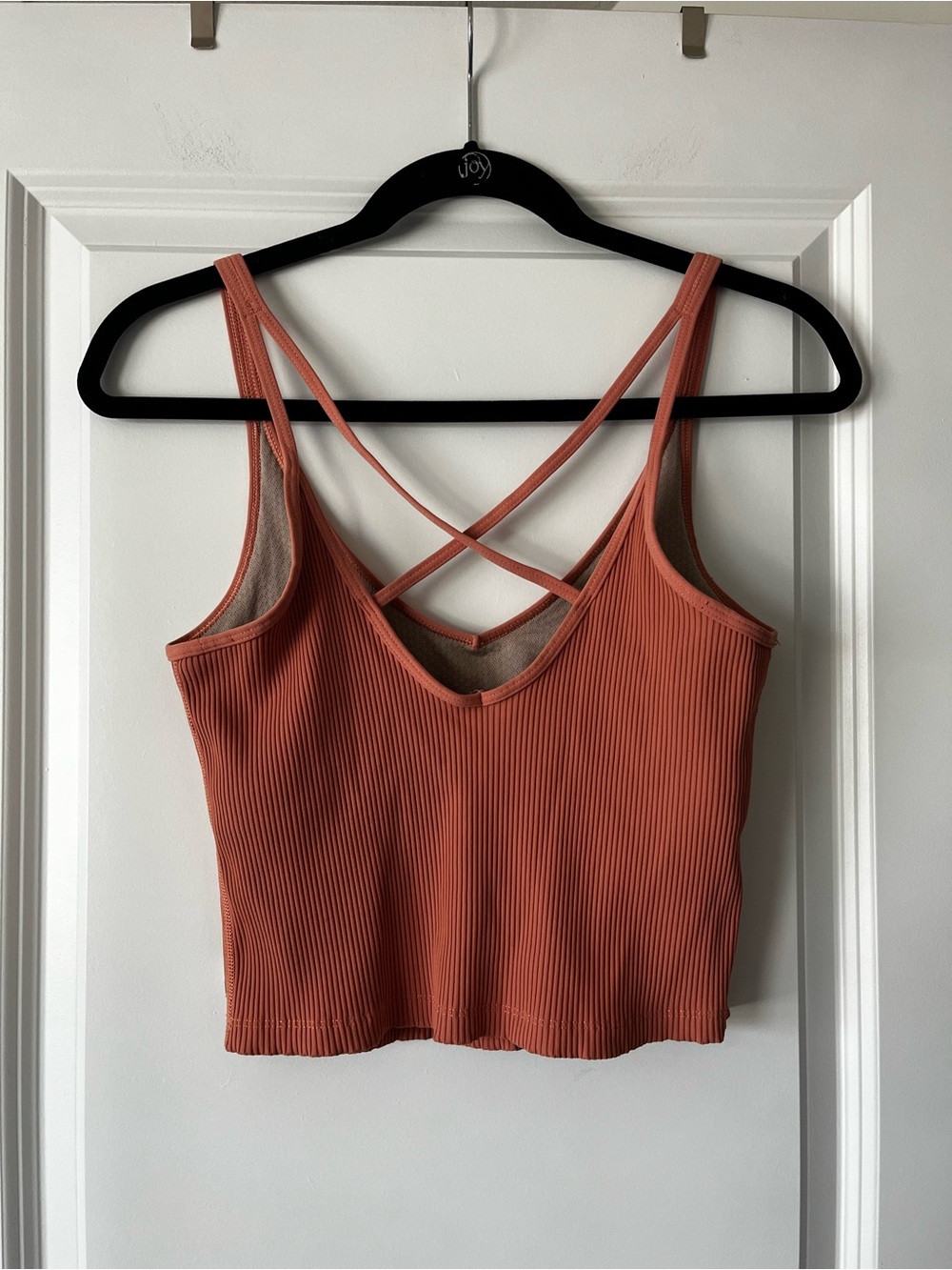 Vuori Ribbed V-Neck Tank in Rust - Picture 6 of 6